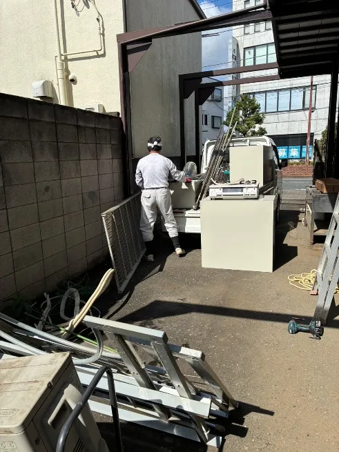 不用品の搬出作業