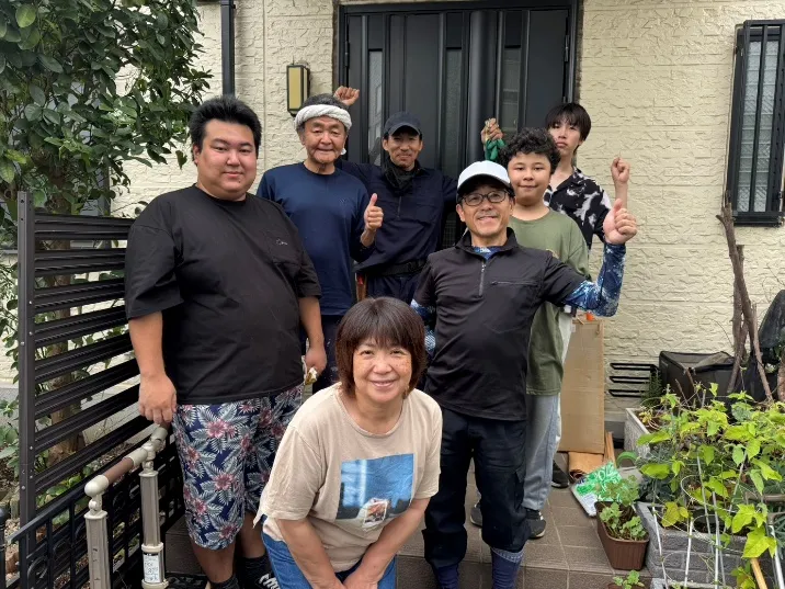 剪定・除草作業に参加した支部おたすけ隊の皆さん